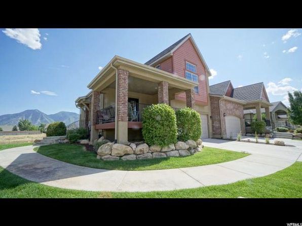 1763 W Little Willow Cv