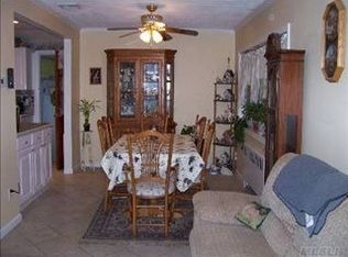 215 Dogwood Rd, Valley Stream, NY 11580