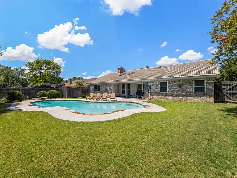 3312 Robinhood Ct — Photo 33
