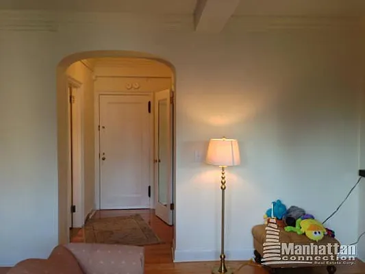 Rented by Manhattan Connection | media 6