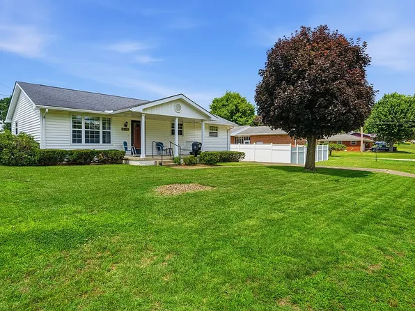 615 Crooks Ave, Ravenswood, WV 26164
