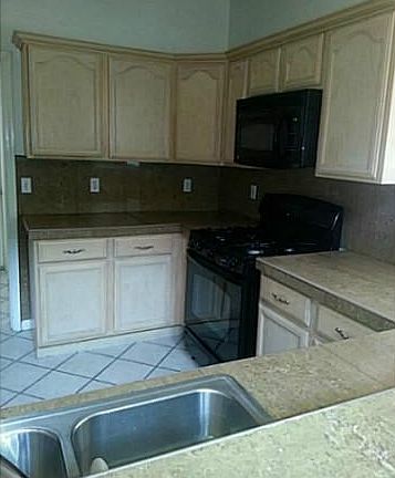 5th image of 1348 Diana Natalicio Dr