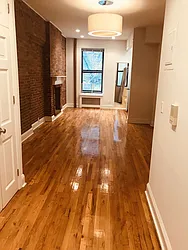 Rented by Metropolis Real Estate of Manhattan