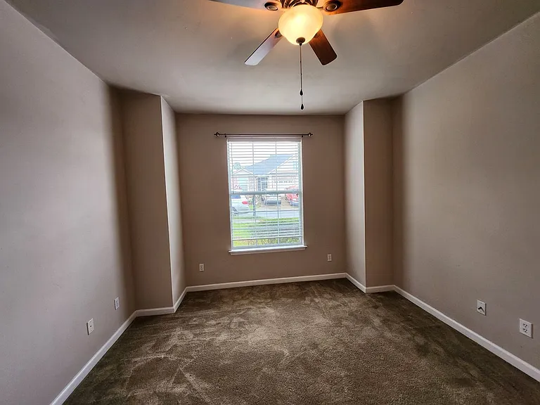 5521 Hampton Woods Way — Photo 6