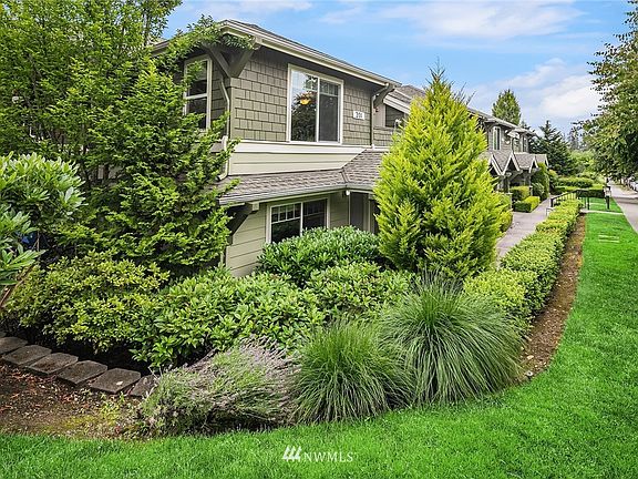 2nd image of 1981 24th Avenue NE #4-101