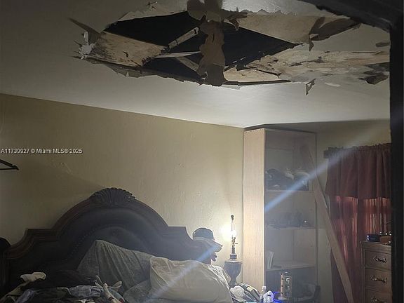 3rd image of 16916 NW 17th Ave