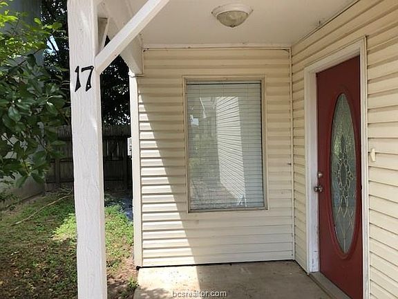 2nd image of 17 Patio Dr