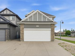 302 Dickson Cres, Saskatoon, SK S7T0T8