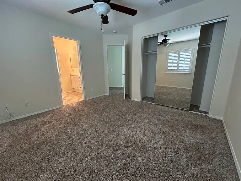 45260 Saint Tisbury St — Photo 12