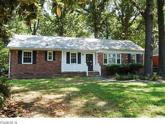 4th image of 8606 Freestone Ave