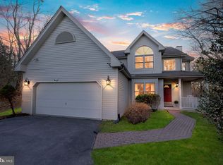 317 Baker Dr, Lincoln University, PA 19352