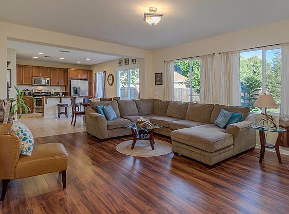 5th image of 1335 Newton Dr