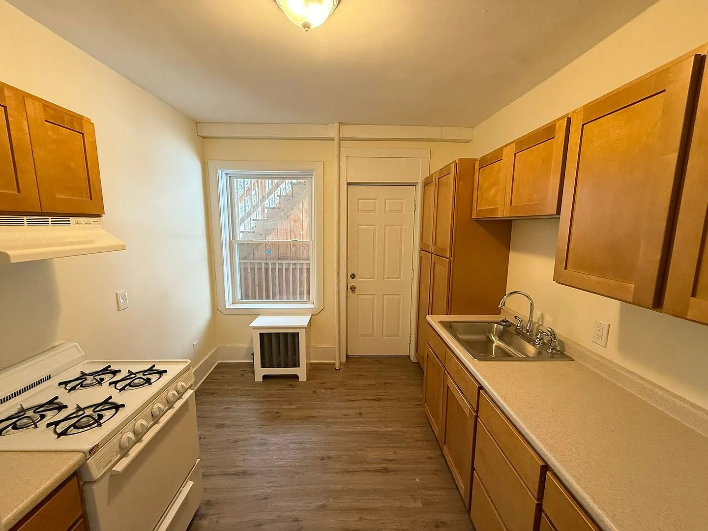 2718 Main Street — Photo 4