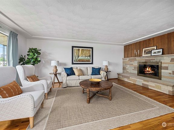 2nd image of 6411 S Park Avenue