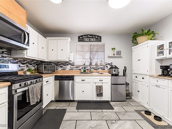 3rd image of 405 Box Elder Way