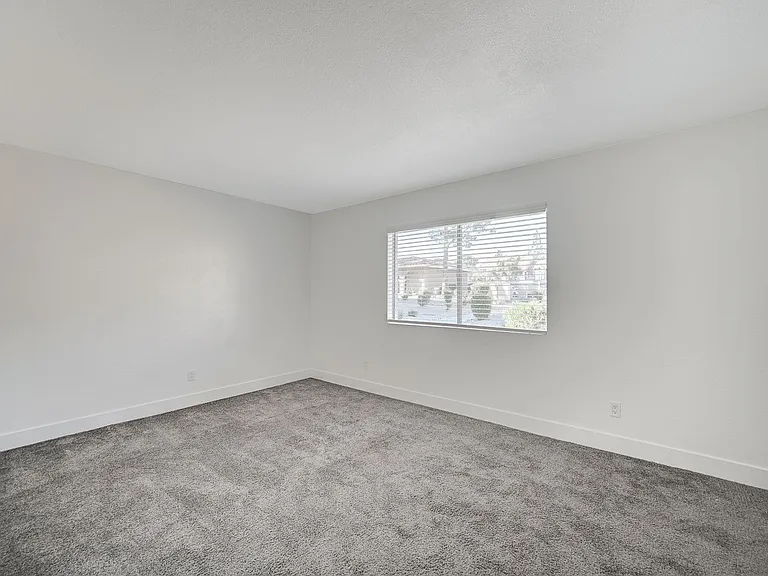 Rancho Vista Apartments — Photo 23