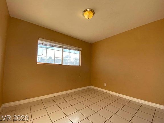 2nd image of 913 Nye St