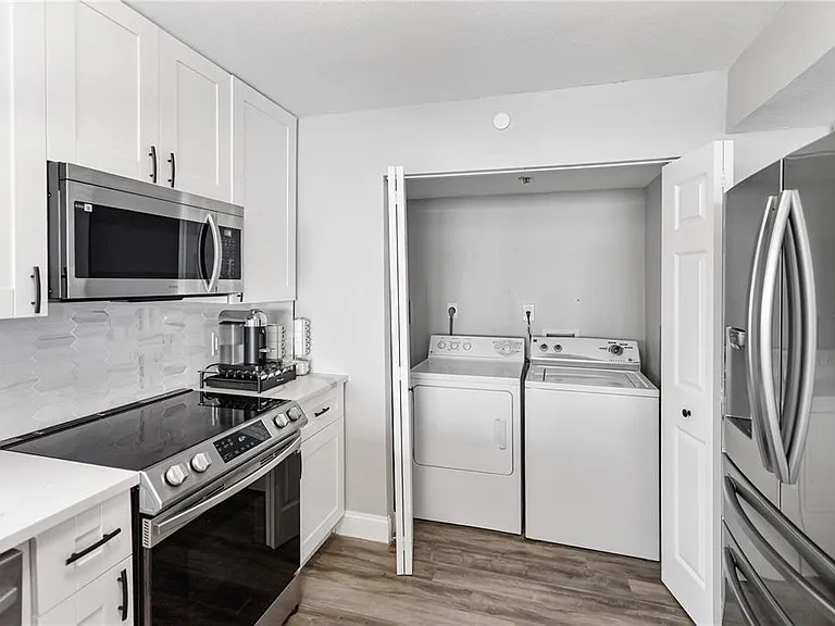 97 Sunset Dr #201 — Photo 8