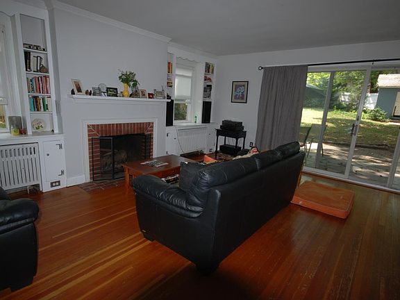 3rd image of 290 Griffen St