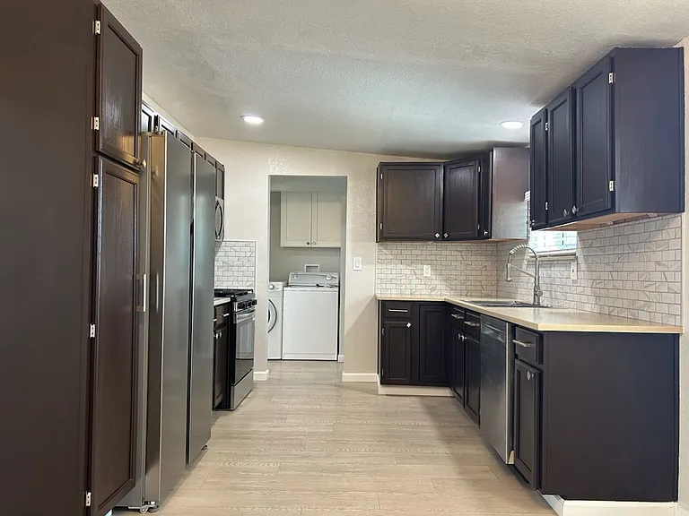 1605 N Norma St — Photo 4