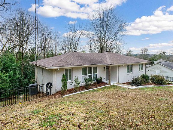 3rd image of 3405 Hillway Dr