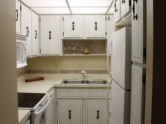 3rd image of 2987 S Atlantic Ave APT 304