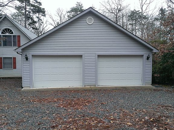 4th image of 115 Forest Lane Tall Pnes