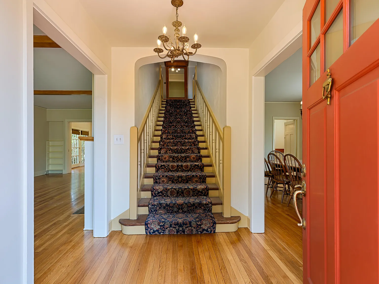 4 bed, 2.5 bath, 2870 sqft, $11,500 — Photo 3