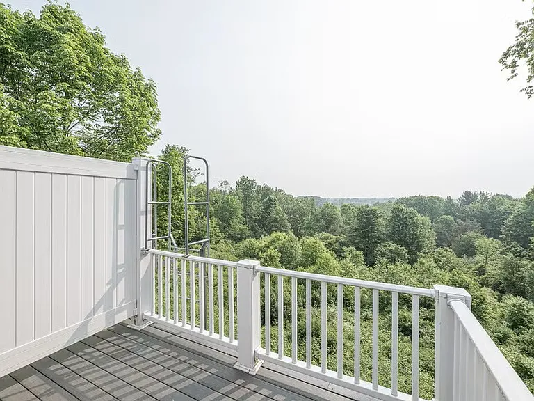 80 Riggs Dr #4 — Photo 12