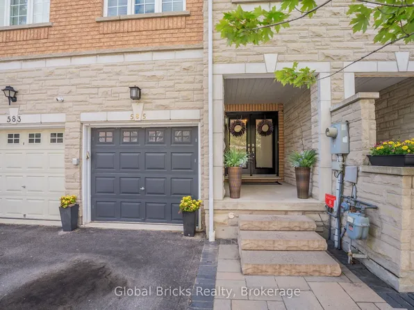 585 Candlestick Cir, Mississauga, ON L4Z 0B3