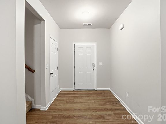 4th image of 8175 Long Island Rd