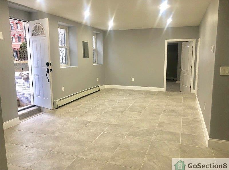 1st image of 1847 Lee Blvd APT 1