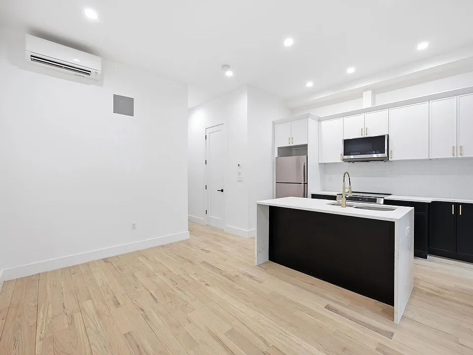 47 W 55th St #5