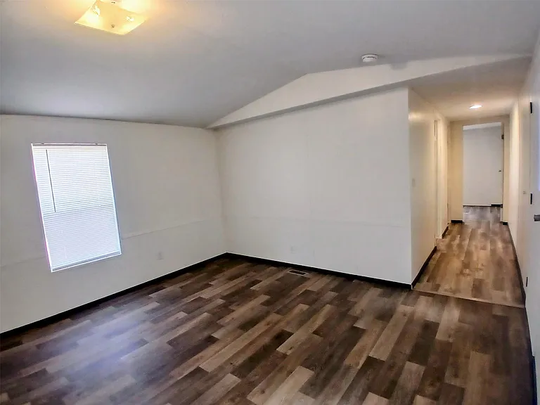 715 Windwood Dr — Photo 11