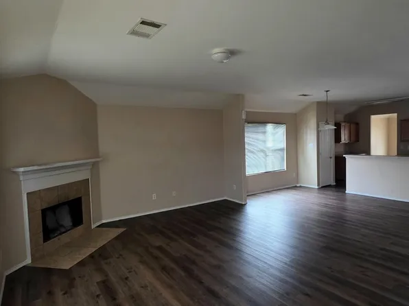 104 Idlewheat Ln, Dallas, TX 75241