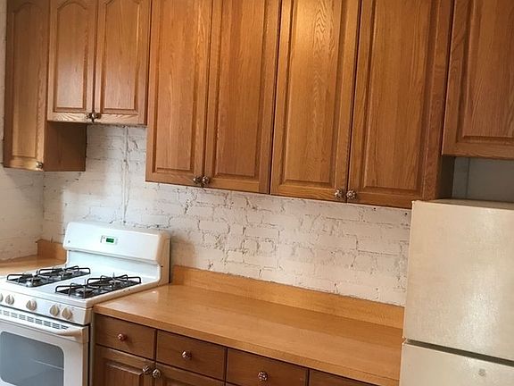 3rd image of 644 W 204th St APT 54
