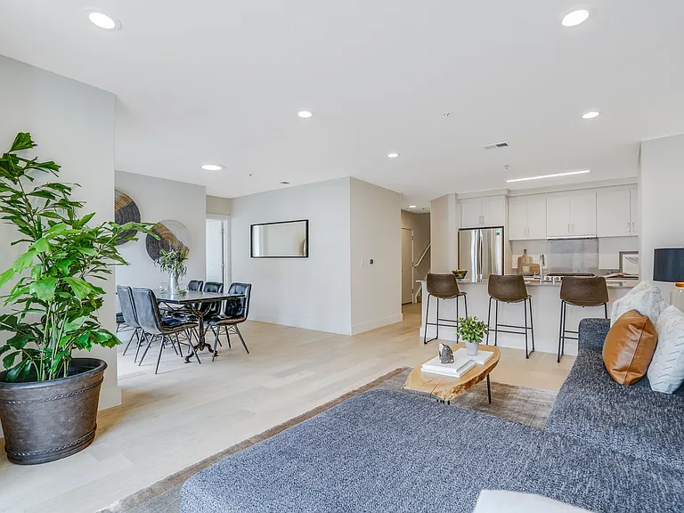 1117 Ocean Ave #309 — Photo 1