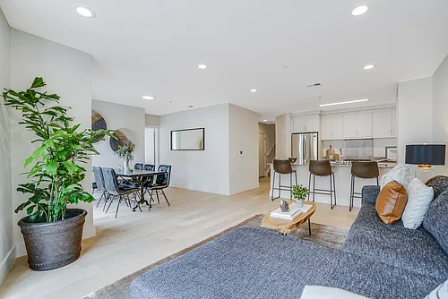 1117 Ocean Ave #309 Photo 1