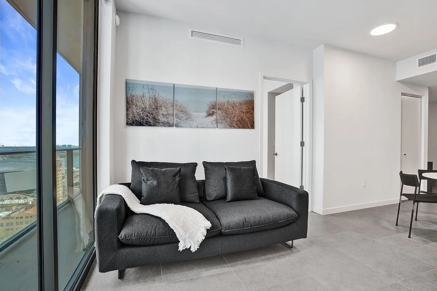 1 bed, 2.0 bath, $4,500 — Photo 2