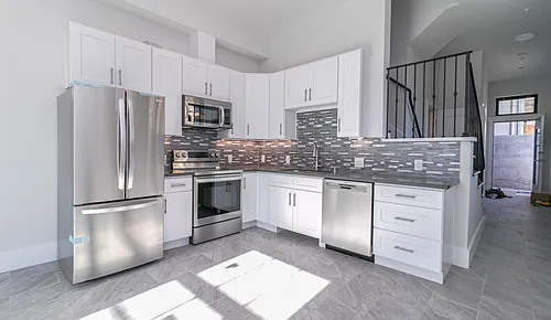 2595 Telegraph Ave Photo 1