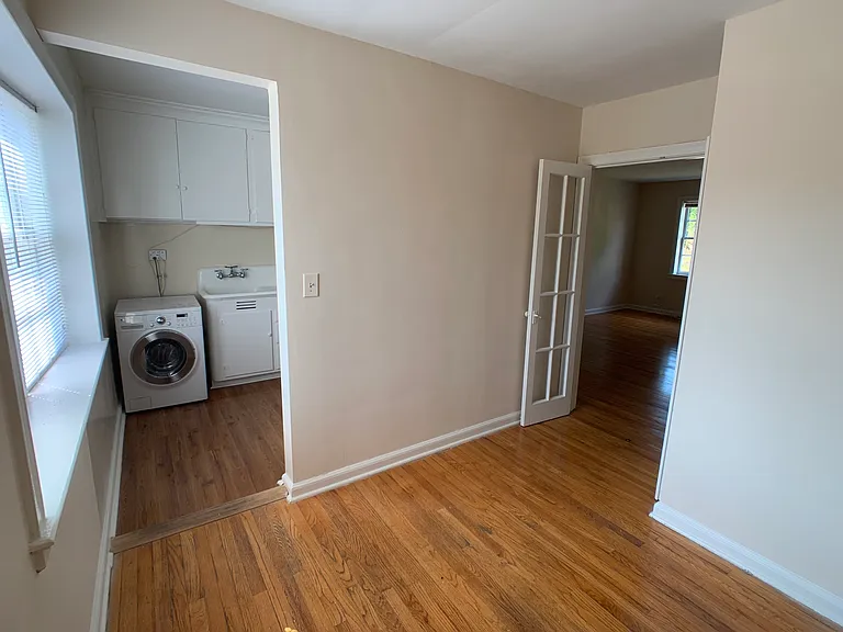2856 Thornhill Rd — Photo 3