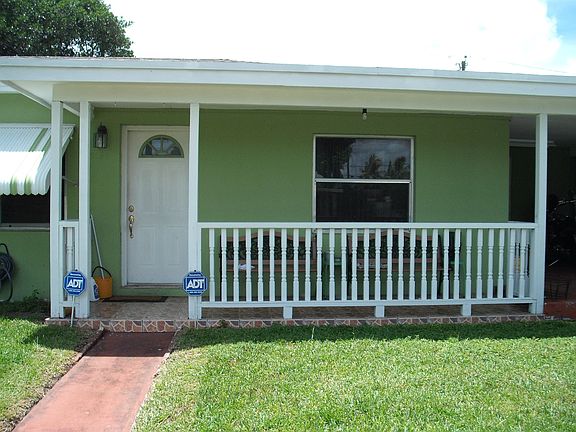 3rd image of 3140 NW 81st Ter