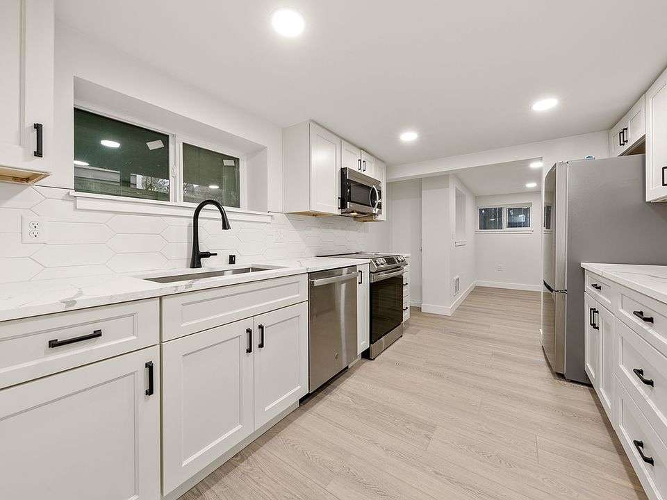 1st image of 7812 Lake City Way NE #2