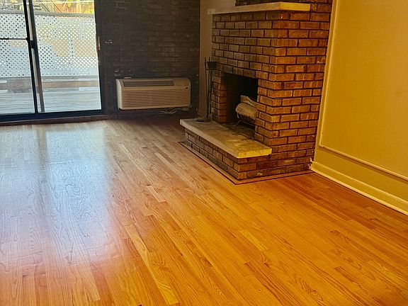 5th image of 2233 N Lincoln Ave APT 2