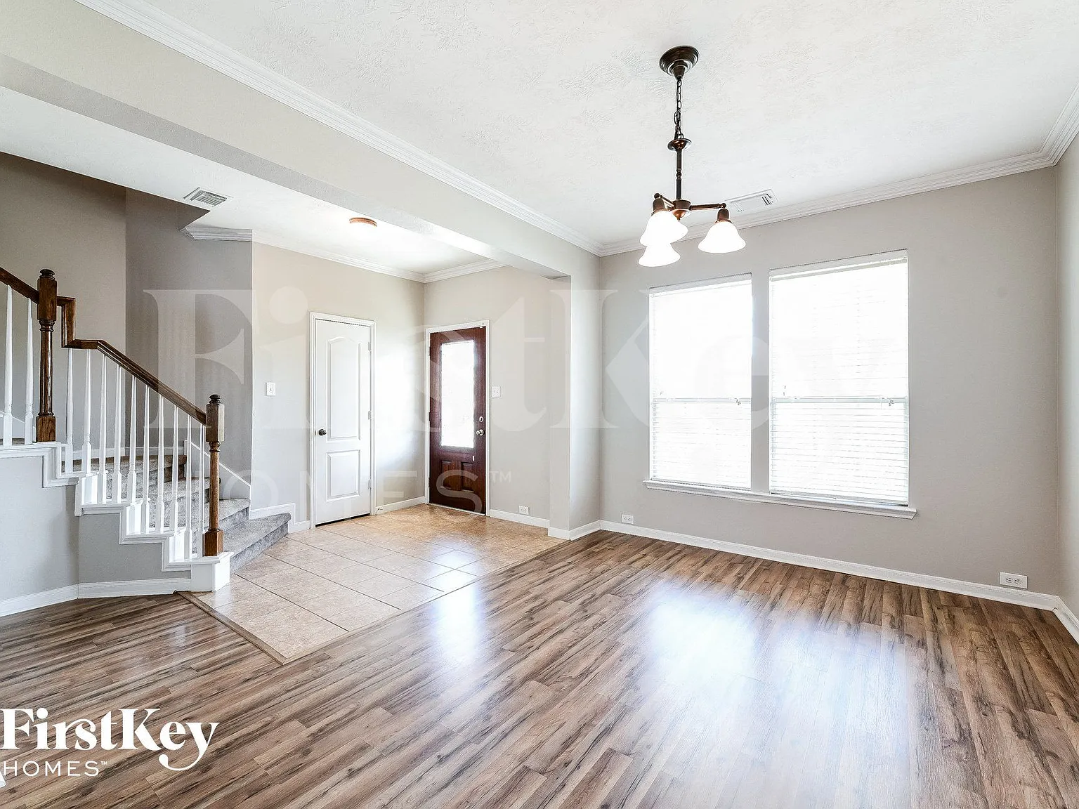 5 bed, 3.0 bath, 2756 sqft, $2,405 — Photo 4