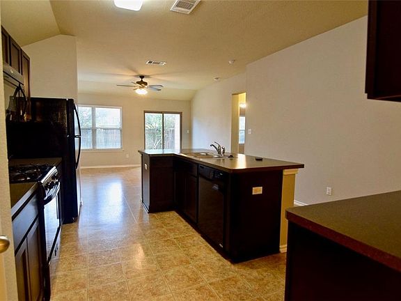 5th image of 15107 Verela Dr