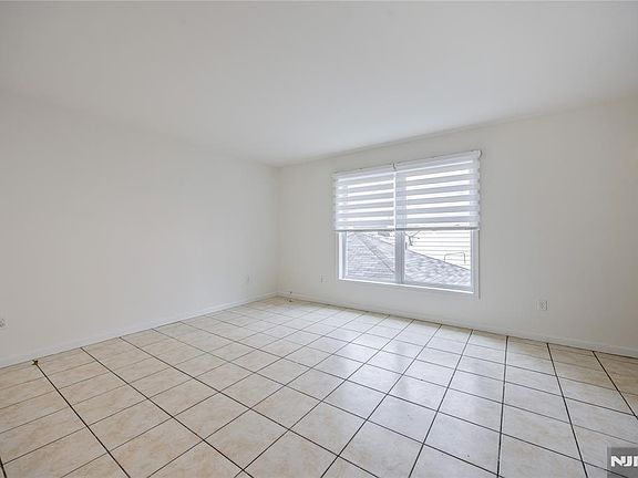 2nd image of 235-237 Keen St