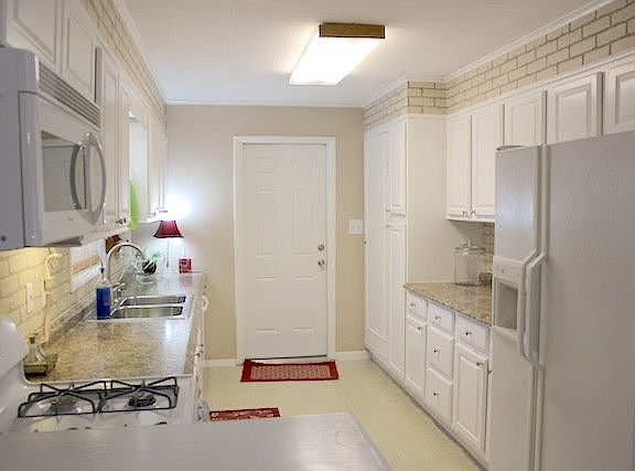 4th image of 708 E Carrol St