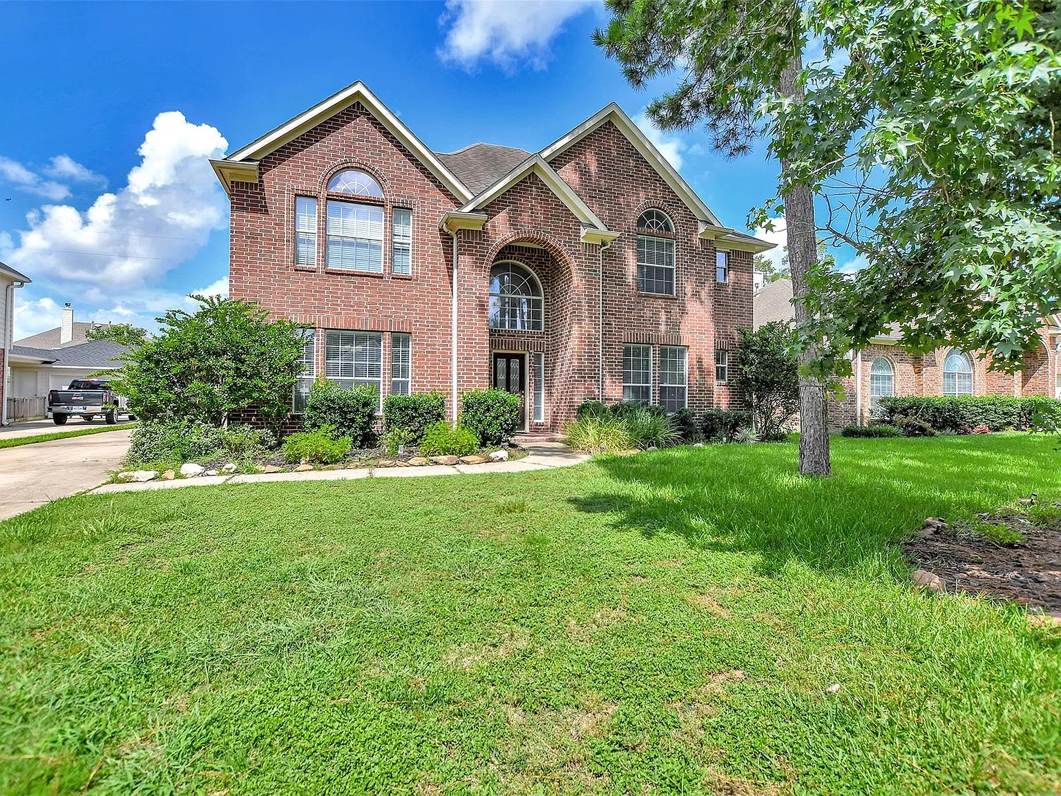 4 bed, 3.5 bath, 2871 sqft, $2,850 — Photo 2