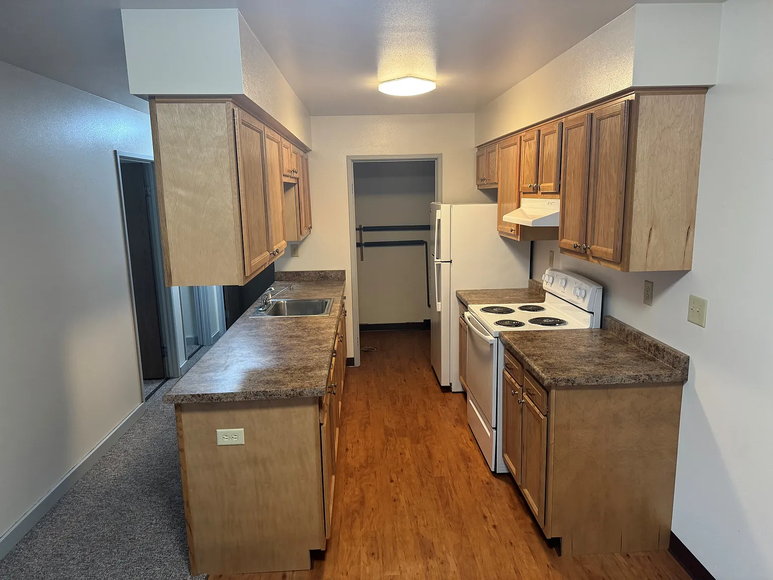 2 bed, 600 sqft, $460 — Photo 1